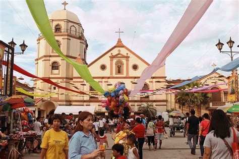 Enjoy the Annual Obando Festival in Bulacan, Philippines.